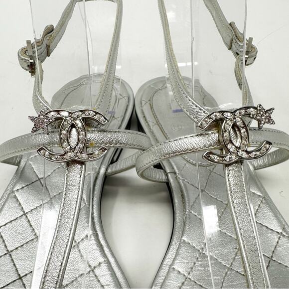Chanel Silver Leather Crystal Embellished Interlocking CC Thong Flat Sandals - Picture 3 of 13